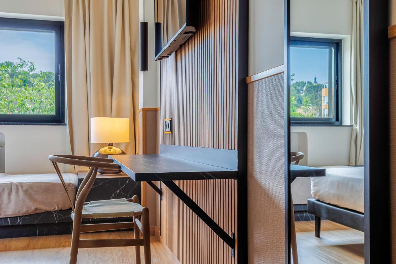 Hotel Acta Madfor Madrid Luaran gambar