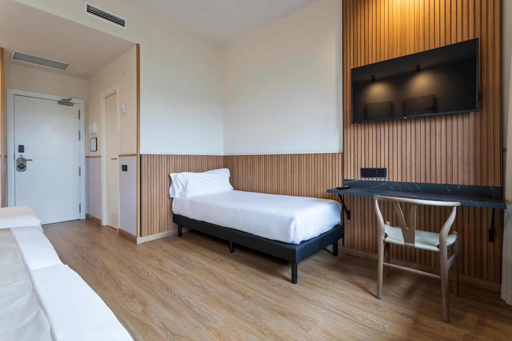 Hotel Acta Madfor Madrid Luaran gambar